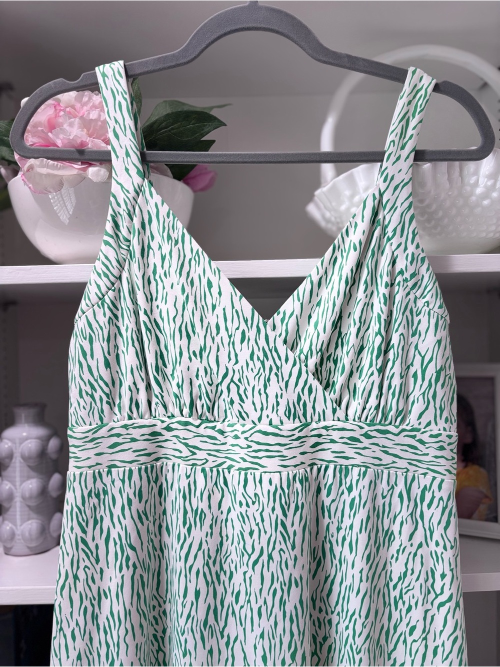 J. McLaughlin Green and White Sleeveless V-Neck Summer Dress Small - Picture 2 of 6